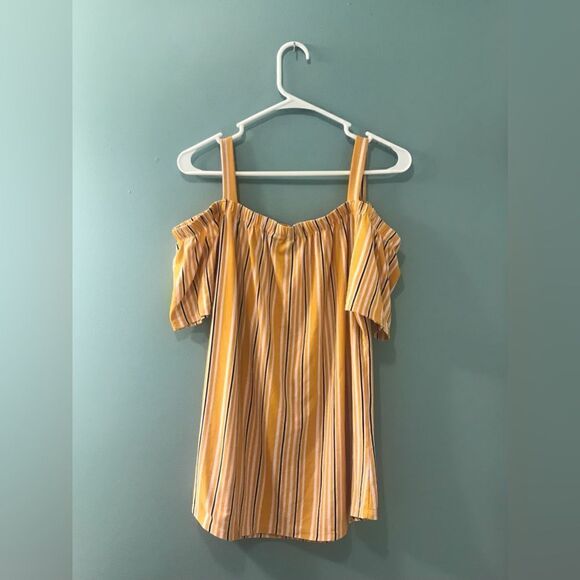 NWOT … KRISTIN NICOLE “Size: L” Cold Shoulder Blouse / Top - Picture 2 of 3